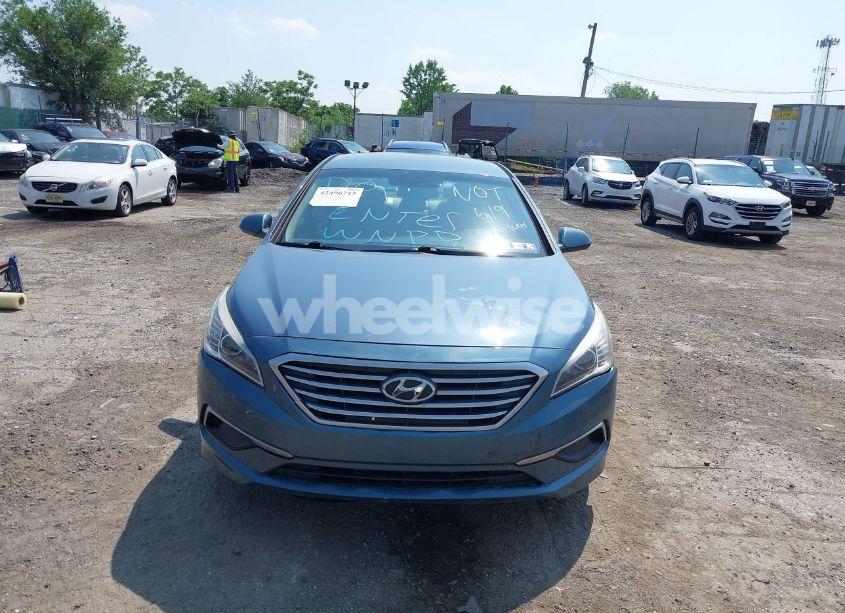 Photo 12 of 2016 Hyundai Sonata SE (VIN 5NPE24AF6GH380047)