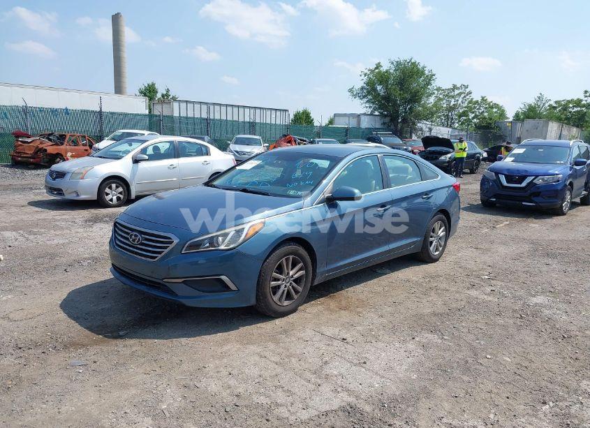 Photo 2 of 2016 Hyundai Sonata SE (VIN 5NPE24AF6GH380047)
