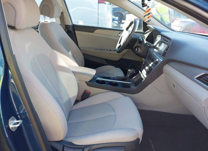 Photo 5 of 2016 Hyundai Sonata SE (VIN 5NPE24AF6GH390478)