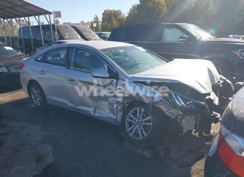 2016 Hyundai Sonata SE (VIN 5NPE24AF6GH408025) main photo