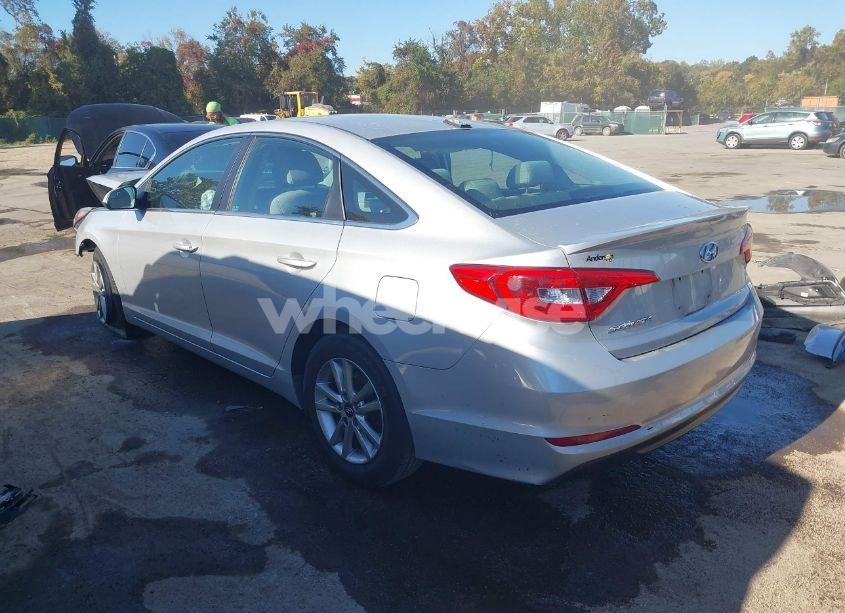 Photo 3 of 2016 Hyundai Sonata SE (VIN 5NPE24AF6GH408025)