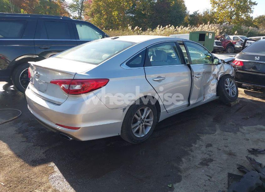 Photo 4 of 2016 Hyundai Sonata SE (VIN 5NPE24AF6GH408025)