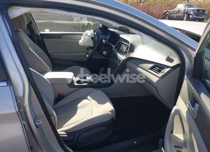 Photo 5 of 2016 Hyundai Sonata SE (VIN 5NPE24AF6GH408025)