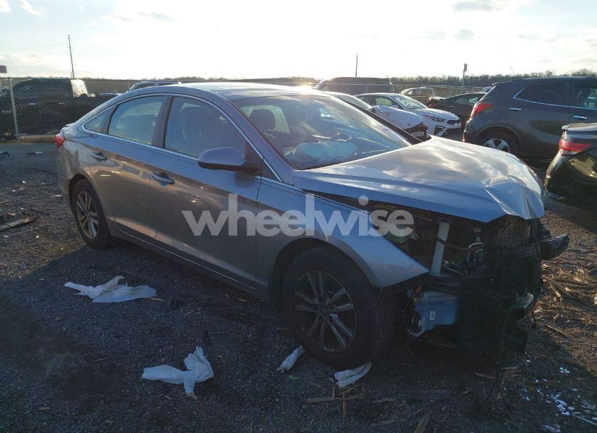 2016 Hyundai Sonata SE (VIN 5NPE24AF6GH429716) main photo
