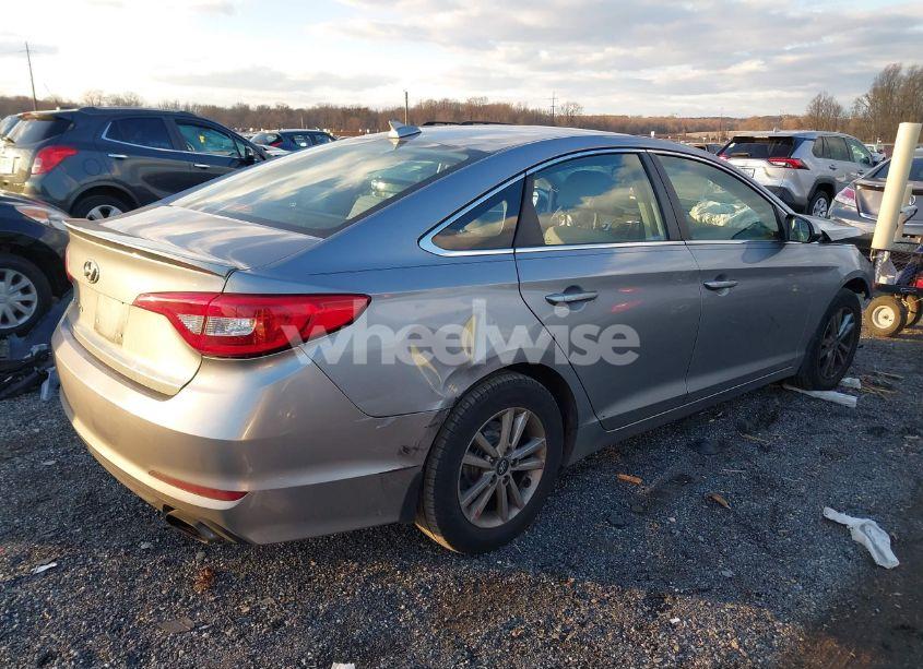Photo 4 of 2016 Hyundai Sonata SE (VIN 5NPE24AF6GH429716)