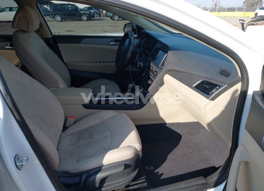 Photo 5 of 2017 Hyundai Sonata SE (VIN 5NPE24AF6HH456531)
