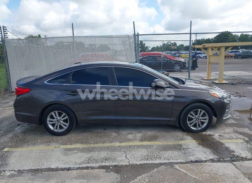 Photo 13 of 2017 Hyundai Sonata SE (VIN 5NPE24AF6HH456724)