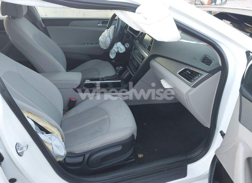 Photo 5 of 2017 Hyundai Sonata SE (VIN 5NPE24AF6HH499136)