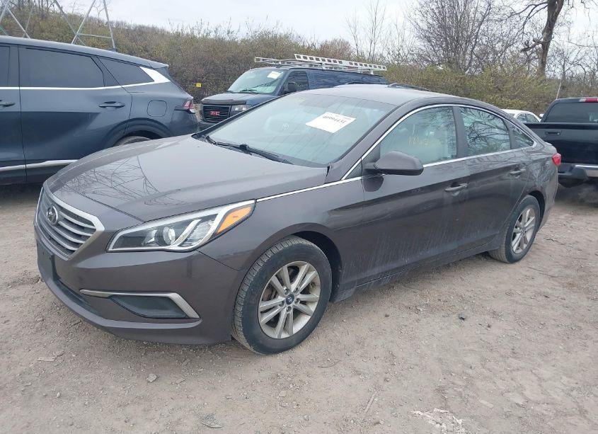 Photo 2 of 2017 Hyundai Sonata (VIN 5NPE24AF6HH532149)