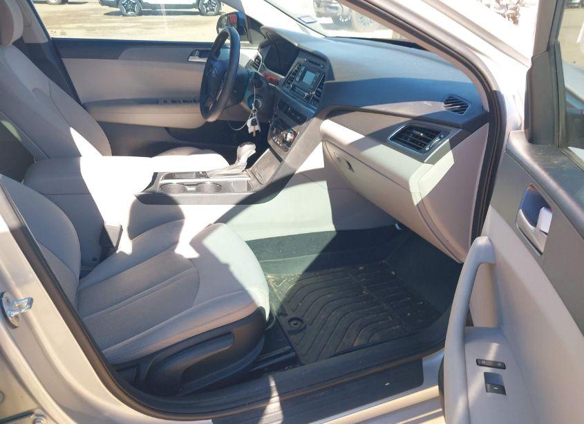Photo 5 of 2017 Hyundai Sonata (VIN 5NPE24AF6HH533639)