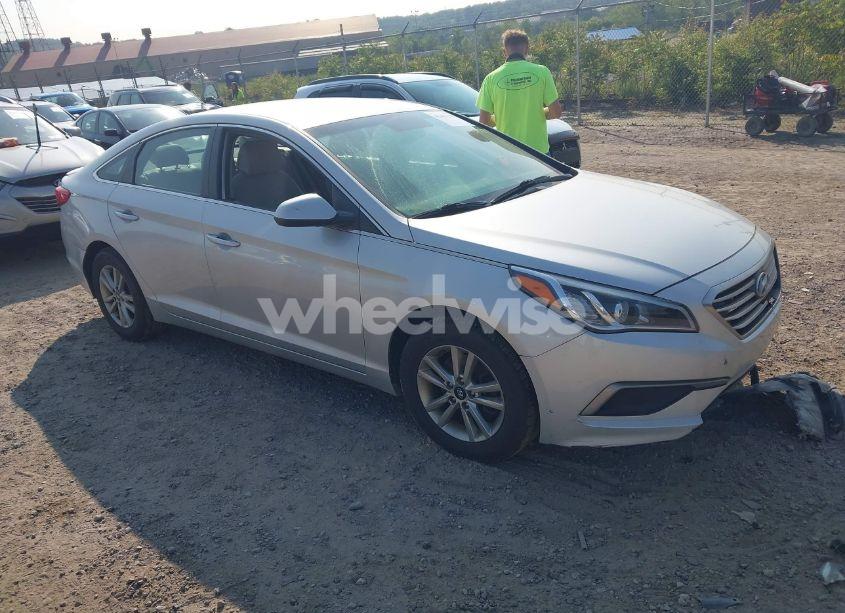 2017 Hyundai Sonata SE (VIN 5NPE24AF6HH535004) main photo