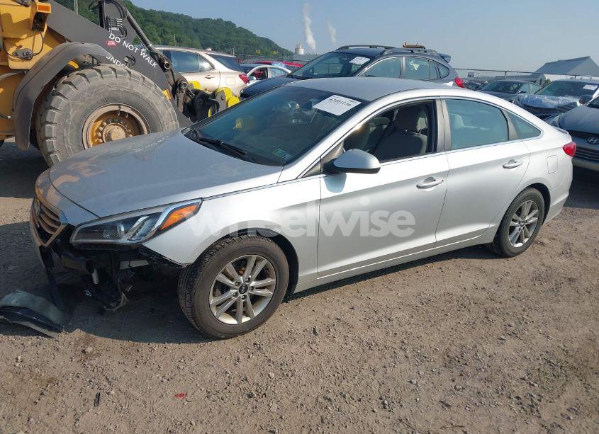 Photo 2 of 2017 Hyundai Sonata SE (VIN 5NPE24AF6HH535004)