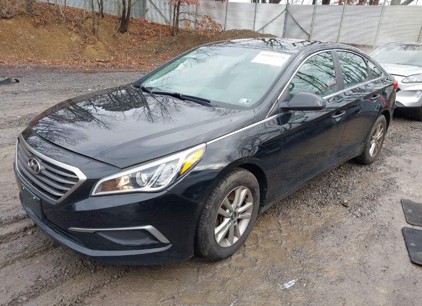 Photo 2 of 2017 Hyundai Sonata SE (VIN 5NPE24AF6HH535794)