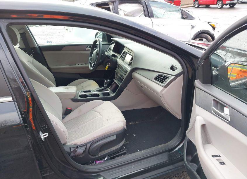Photo 5 of 2017 Hyundai Sonata SE (VIN 5NPE24AF6HH535794)