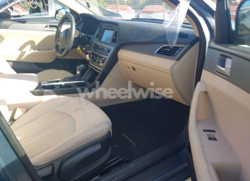 Photo 5 of 2017 Hyundai Sonata SE (VIN 5NPE24AF6HH569993)