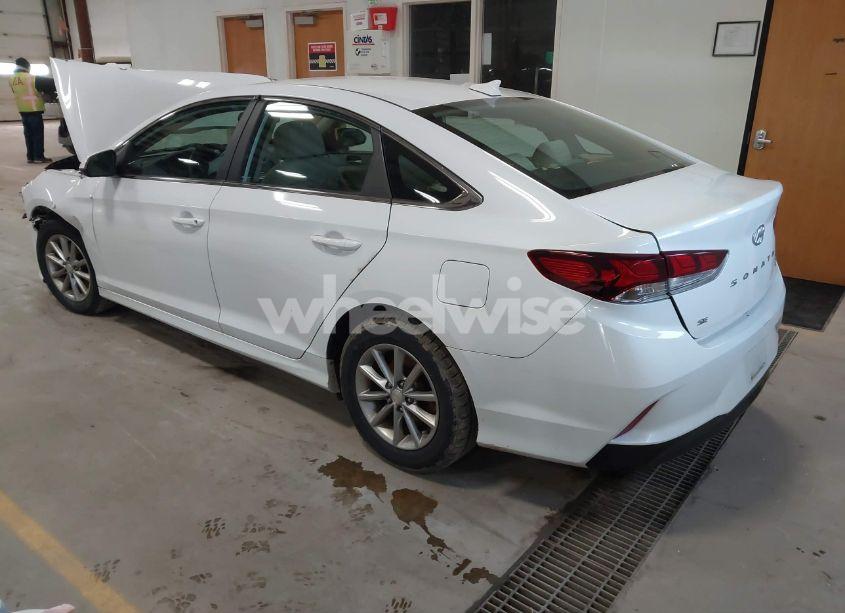 Photo 3 of 2018 Hyundai Sonata SE (VIN 5NPE24AF6JH601623)