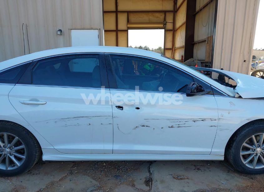 Photo 13 of 2018 Hyundai Sonata SE (VIN 5NPE24AF6JH602576)