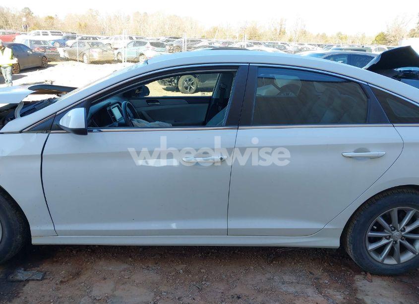 Photo 14 of 2018 Hyundai Sonata SE (VIN 5NPE24AF6JH602576)