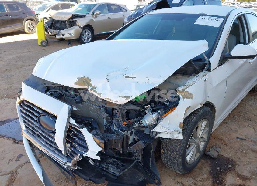 Photo 6 of 2018 Hyundai Sonata SE (VIN 5NPE24AF6JH602576)