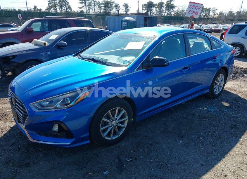 Photo 2 of 2018 Hyundai Sonata SE (VIN 5NPE24AF6JH603484)