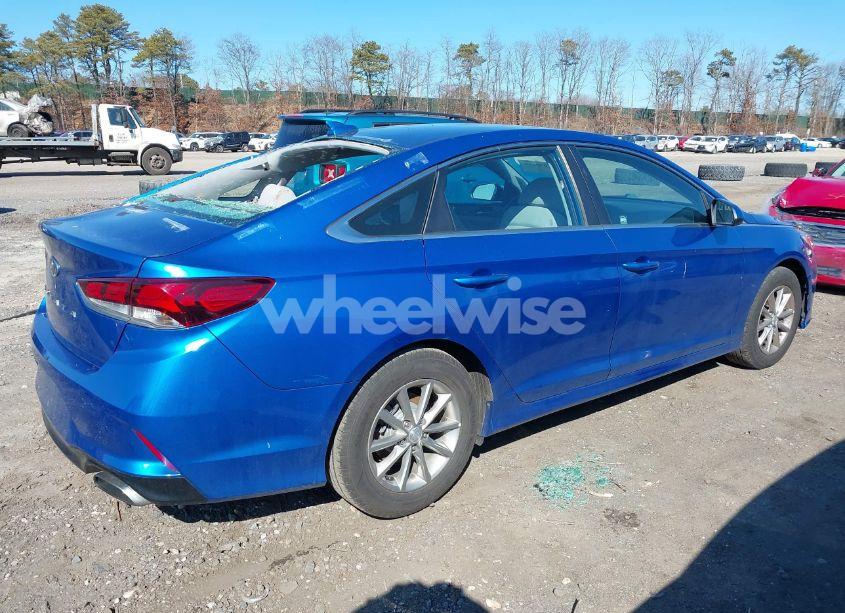 Photo 4 of 2018 Hyundai Sonata SE (VIN 5NPE24AF6JH603484)