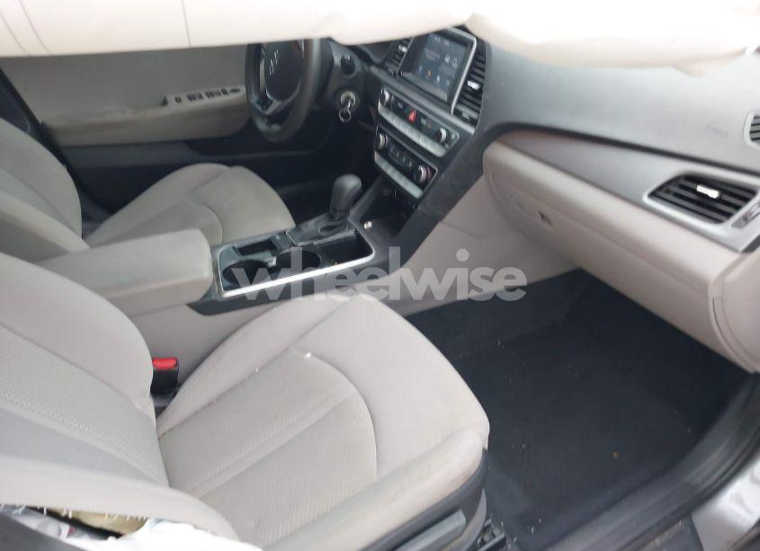 Photo 5 of 2018 Hyundai Sonata SE (VIN 5NPE24AF6JH616459)