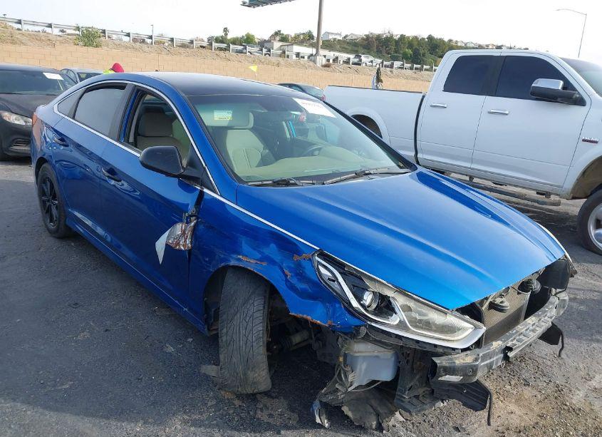 2018 Hyundai Sonata SE (VIN 5NPE24AF6JH658257) main photo