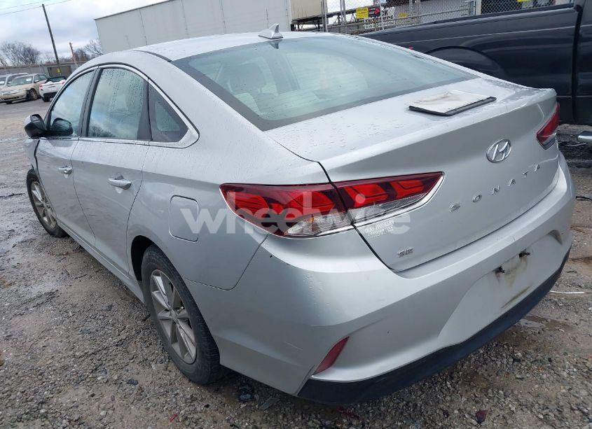 Photo 3 of 2018 Hyundai Sonata SE (VIN 5NPE24AF6JH686740)