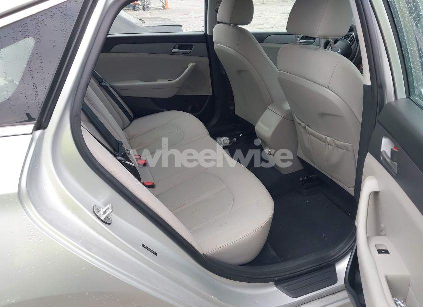 Photo 8 of 2018 Hyundai Sonata SE (VIN 5NPE24AF6JH686740)