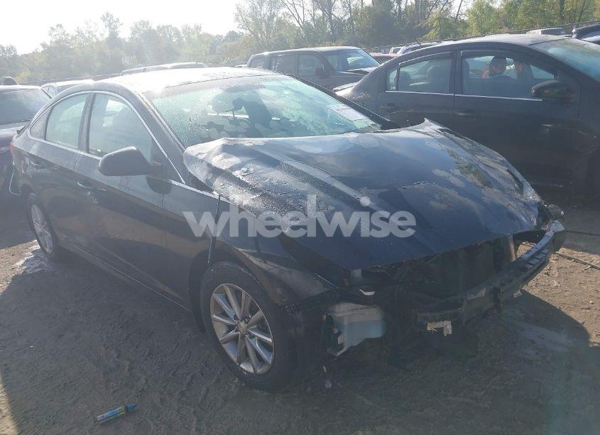 2018 Hyundai Sonata SE (VIN 5NPE24AF6JH694210) main photo