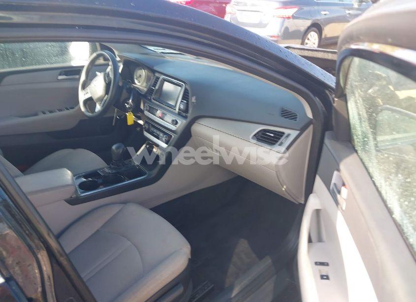 Photo 5 of 2018 Hyundai Sonata SE (VIN 5NPE24AF6JH694210)