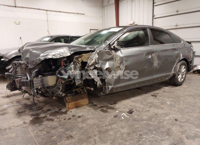 Photo 2 of 2018 Hyundai Sonata SE (VIN 5NPE24AF6JH699259)