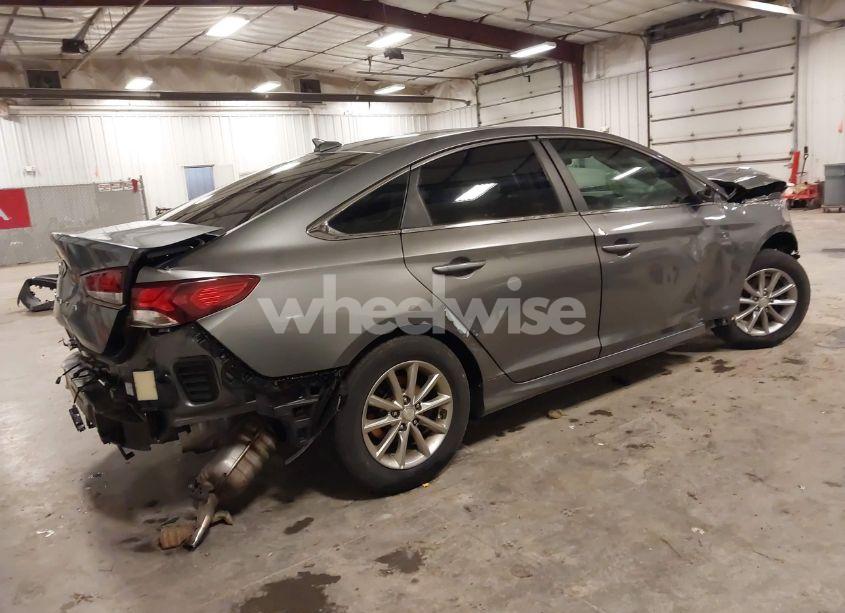 Photo 4 of 2018 Hyundai Sonata SE (VIN 5NPE24AF6JH699259)