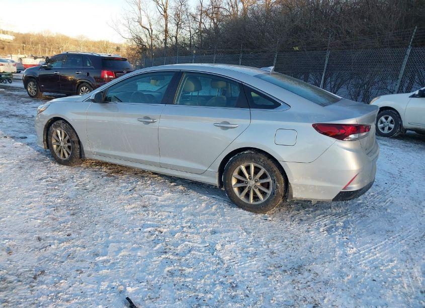 Photo 3 of 2018 Hyundai Sonata SE (VIN 5NPE24AF6JH708946)