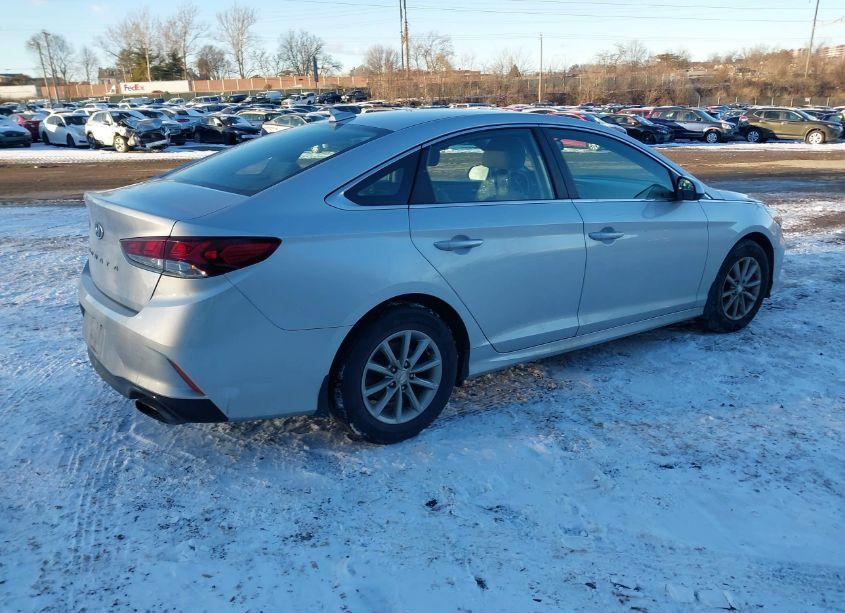 Photo 4 of 2018 Hyundai Sonata SE (VIN 5NPE24AF6JH708946)