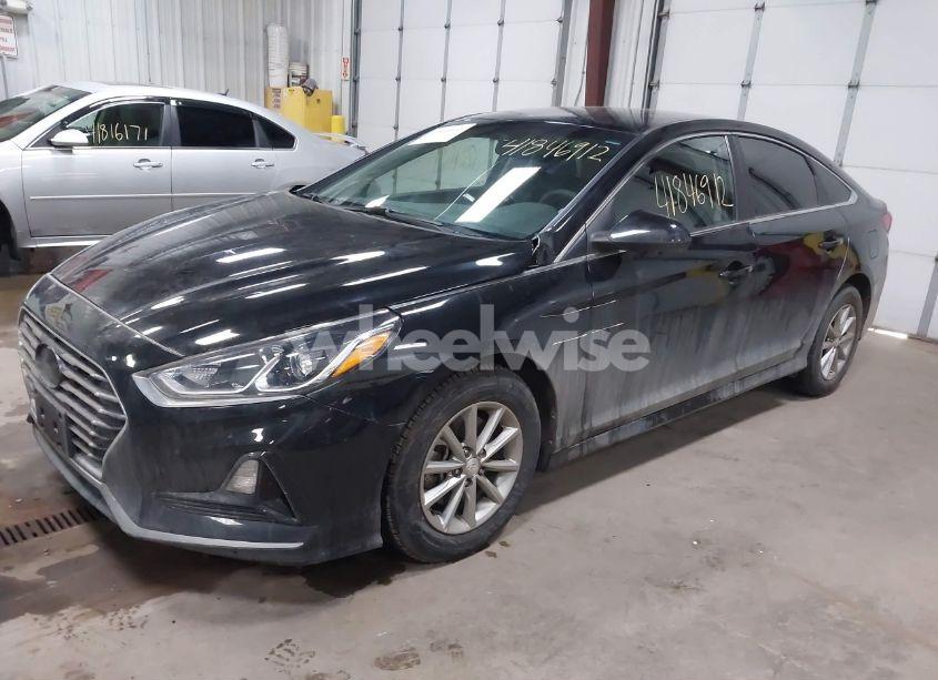 Photo 2 of 2019 Hyundai Sonata SE (VIN 5NPE24AF6KH741494)