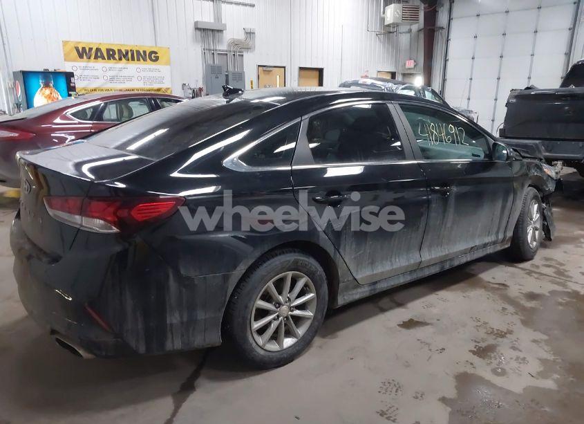 Photo 4 of 2019 Hyundai Sonata SE (VIN 5NPE24AF6KH741494)