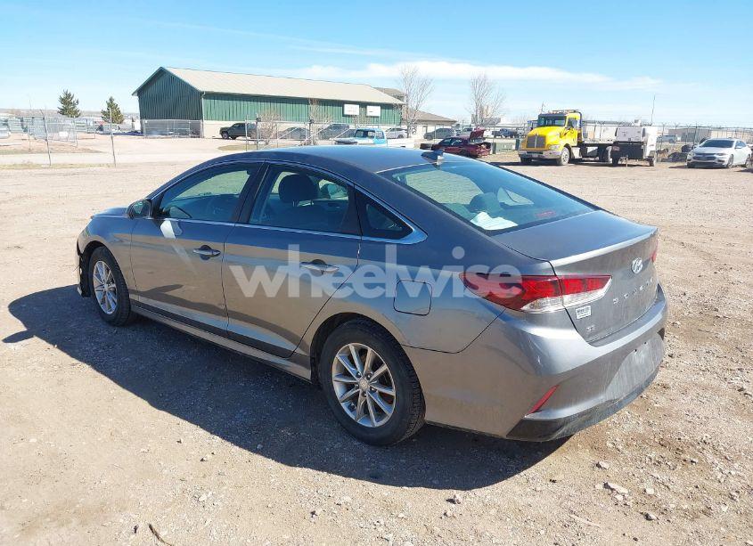Photo 3 of 2019 Hyundai Sonata SE (VIN 5NPE24AF6KH743102)