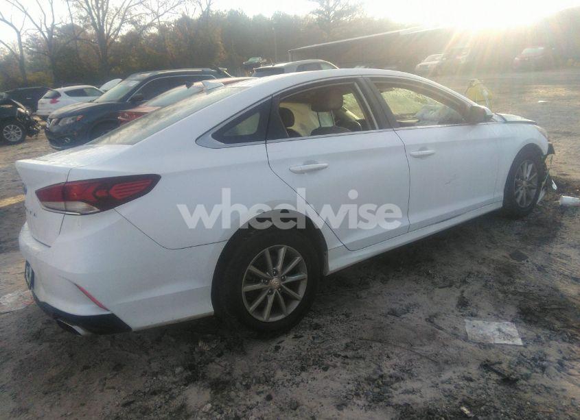 Photo 4 of 2019 Hyundai Sonata SE (VIN 5NPE24AF6KH756335)