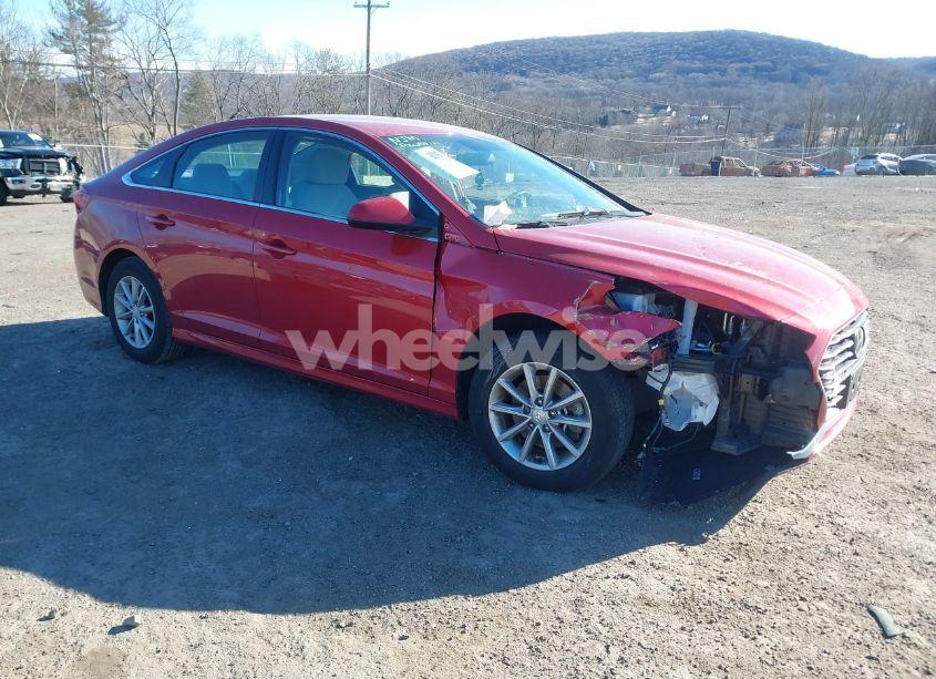 2019 Hyundai Sonata SE (VIN 5NPE24AF6KH759817) main photo