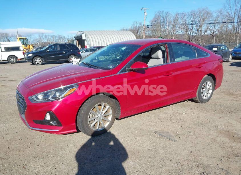 Photo 2 of 2019 Hyundai Sonata SE (VIN 5NPE24AF6KH759817)
