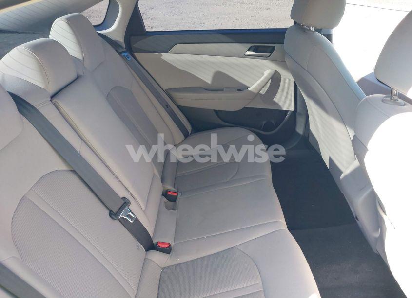 Photo 8 of 2019 Hyundai Sonata SE (VIN 5NPE24AF6KH774236)