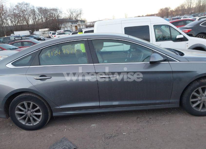 Photo 13 of 2019 Hyundai Sonata SE (VIN 5NPE24AF6KH777492)