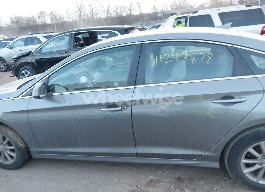 Photo 14 of 2019 Hyundai Sonata SE (VIN 5NPE24AF6KH777492)