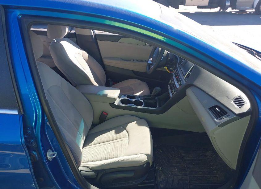 Photo 5 of 2019 Hyundai Sonata SE (VIN 5NPE24AF6KH778075)