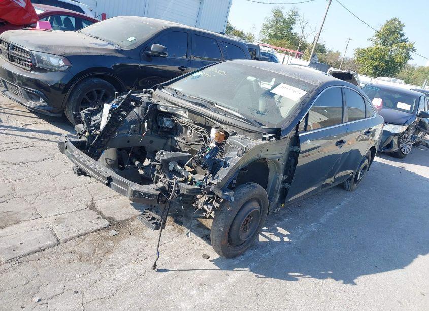 Photo 2 of 2019 Hyundai Sonata SE (VIN 5NPE24AF6KH790534)