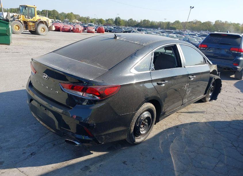 Photo 4 of 2019 Hyundai Sonata SE (VIN 5NPE24AF6KH790534)