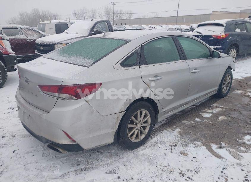 Photo 4 of 2019 Hyundai Sonata SE (VIN 5NPE24AF6KH796530)