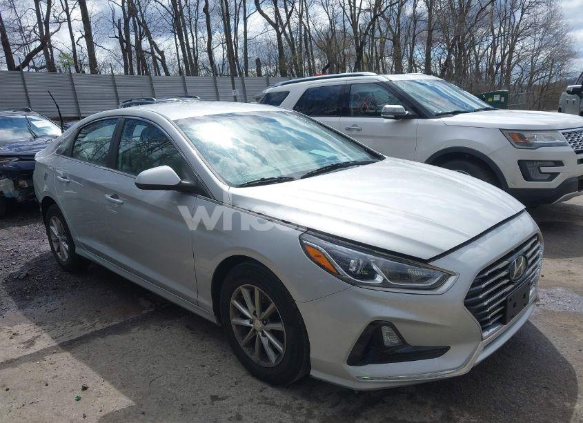 2019 Hyundai Sonata SE (VIN 5NPE24AF6KH815674) main photo