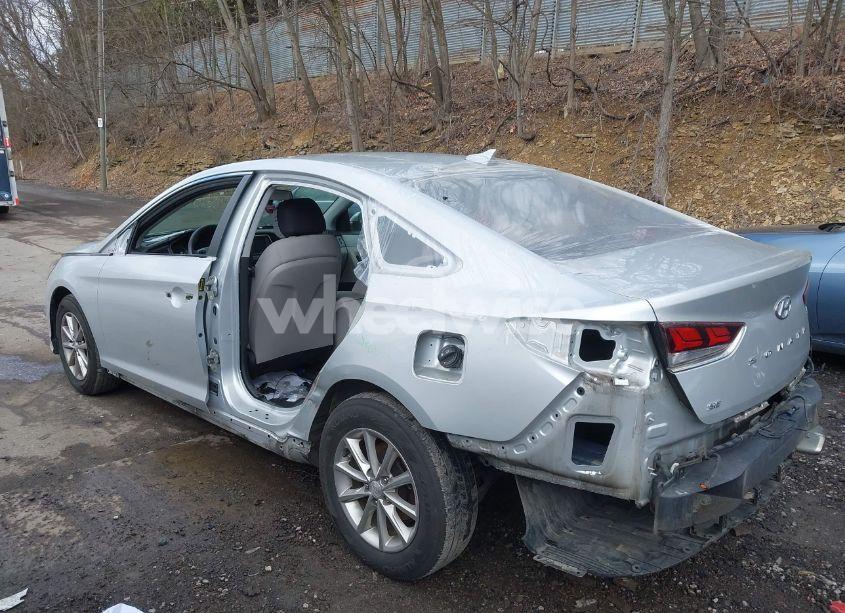 Photo 3 of 2019 Hyundai Sonata SE (VIN 5NPE24AF6KH815674)